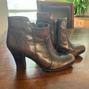 Cute, brown leather booties!